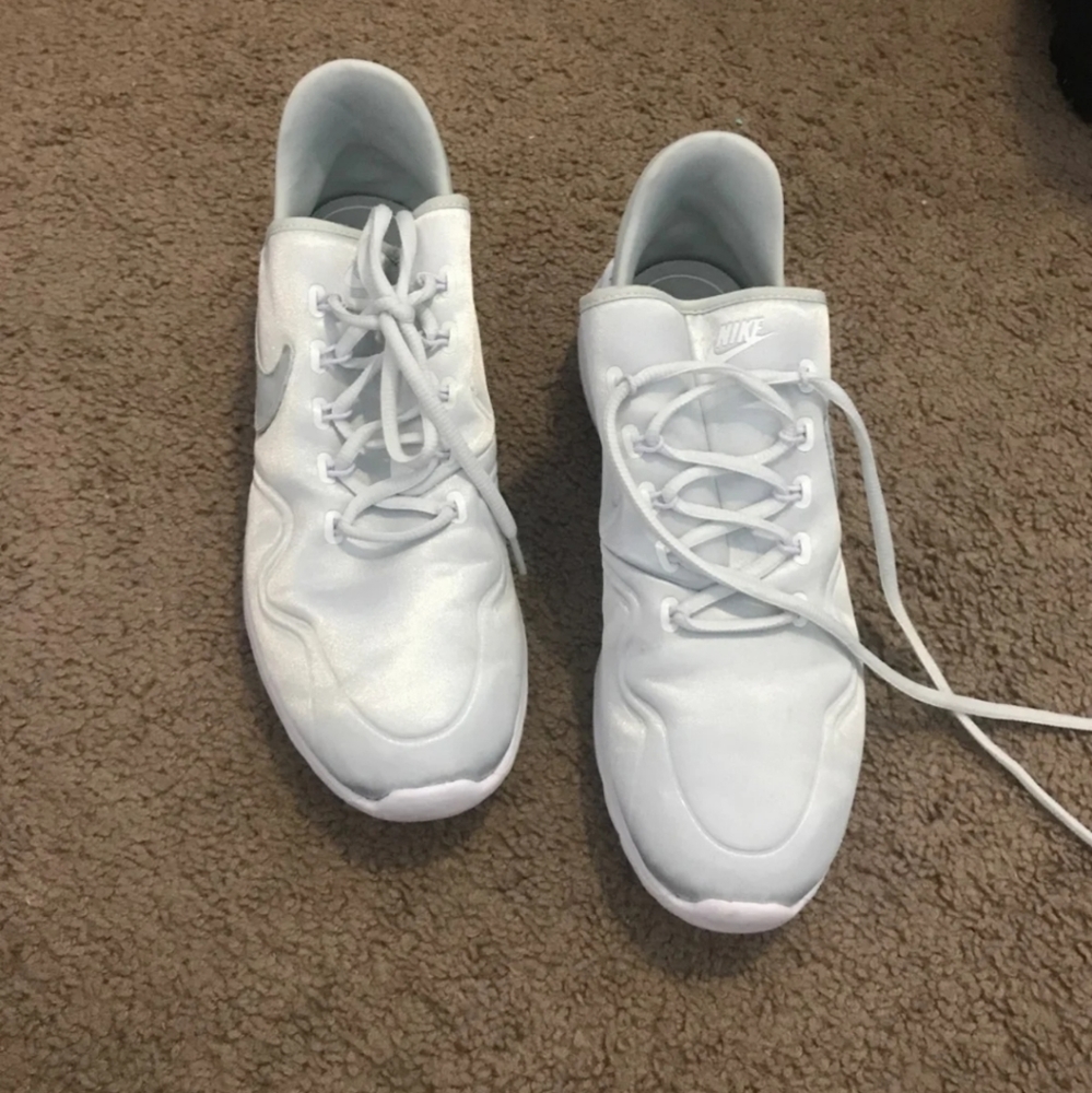 Nike tennis shoes